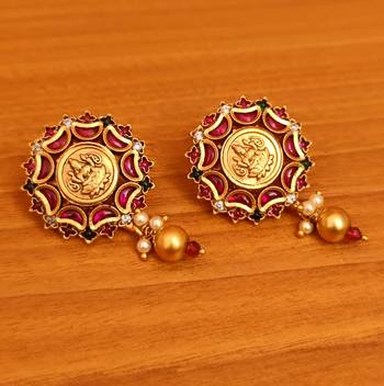 Red studs 1