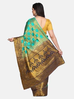 Green Printed Banarasi Silk Saree With Blouse 5