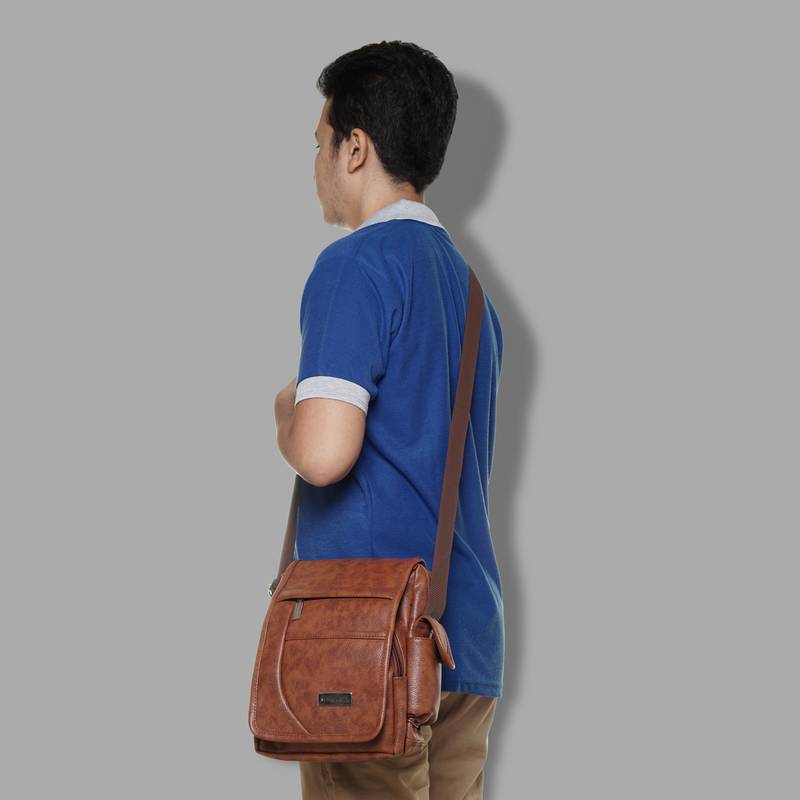 NFI essentials Men's Leather Sling Bag Stylish Cross Body Travel Office Business Messenger Bag for Men & Women (Tan)