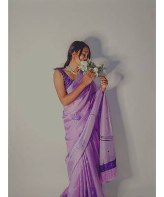 VASTRANAND Lavender Floral Printed Pure Silk Saree 1