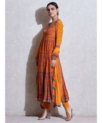 Round Neck Full Sleeves Kurta With Churidar And Dupatta 3