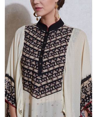 Band Collar Extended Sleeves Floral Kurta With Inner 6