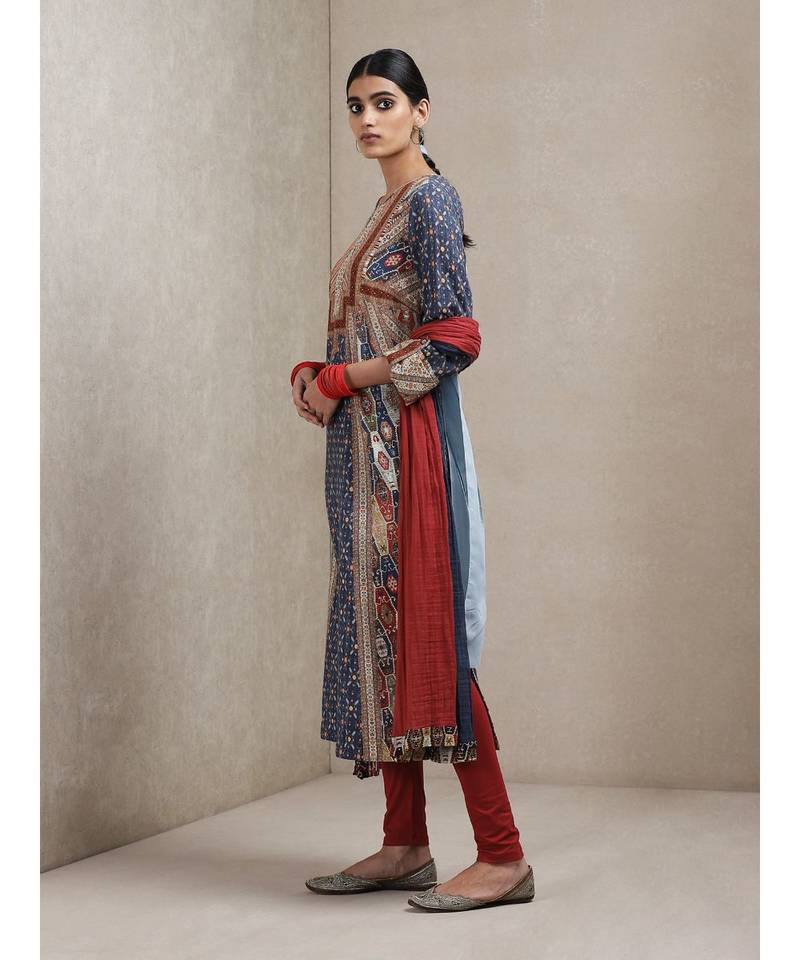 Round Neck 3/4 Sleeve Long Printed Kurta With Legging And Dupatta