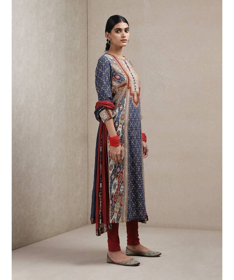 Round Neck 3/4 Sleeve Long Printed Kurta With Legging And Dupatta