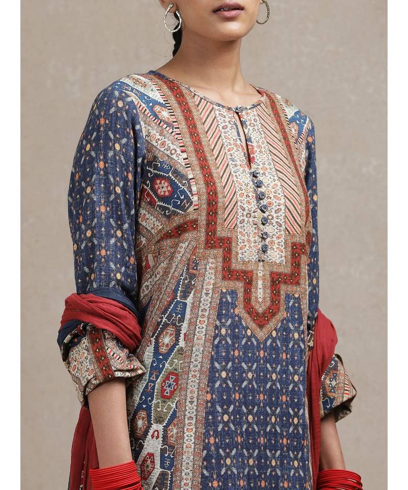 Round Neck 3/4 Sleeve Long Printed Kurta With Legging And Dupatta