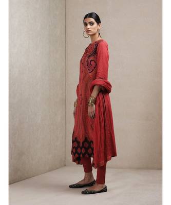 Round Neck Full Sleeves Printed Kurta With Legging And Dupatta 2