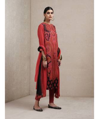 Round Neck Full Sleeves Printed Kurta With Legging And Dupatta 3