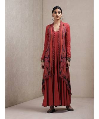 Round Neck Sleeveless Long Inner Kurta With Printed Full Sleeve Cape 1