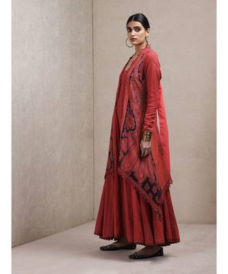 Round Neck Sleeveless Long Inner Kurta With Printed Full Sleeve Cape 2