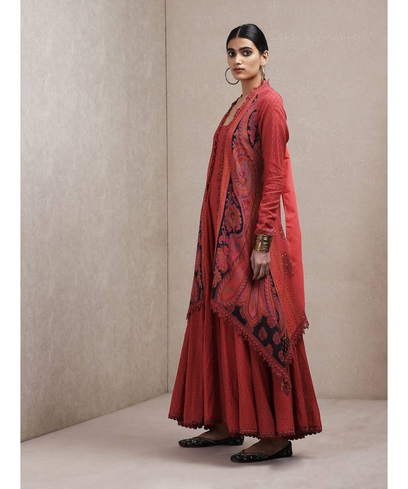 Round Neck Sleeveless Long Inner Kurta With Printed Full Sleeve Cape