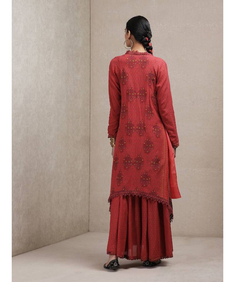 Round Neck Sleeveless Long Inner Kurta With Printed Full Sleeve Cape