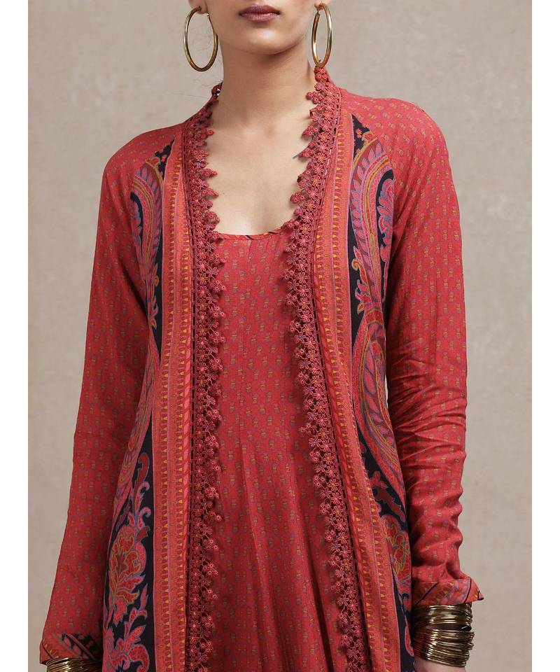 Round Neck Sleeveless Long Inner Kurta With Printed Full Sleeve Cape