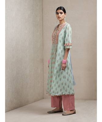 Band Collar 3/4 Ruffled Sleeve Printed Kurta With Pants 2