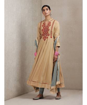 Band Collar 3/4 Sleeve Embroidered Yoke Kurta With Legging And Dupatta 1