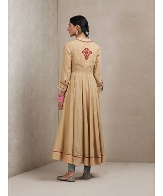 Band Collar 3/4 Sleeve Embroidered Yoke Kurta With Legging And Dupatta 3
