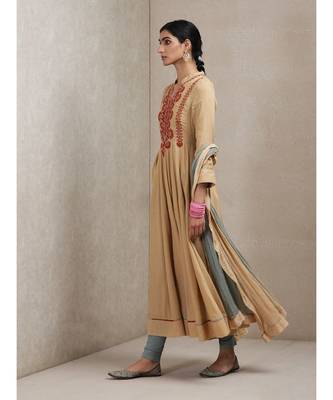 Band Collar 3/4 Sleeve Embroidered Yoke Kurta With Legging And Dupatta 6