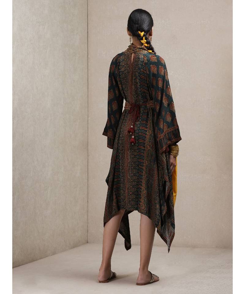 Asymmetric Kurta With Twisted Collar