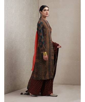 Band Collar Full Sleeves Kurta With Pant And Dupatta 3