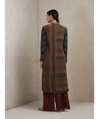 Band Collar Full Sleeves Kurta With Pant And Dupatta 4