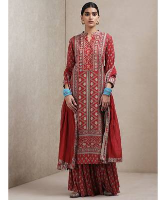 Red Embroidered Kurta With Pant And Dupatta 1