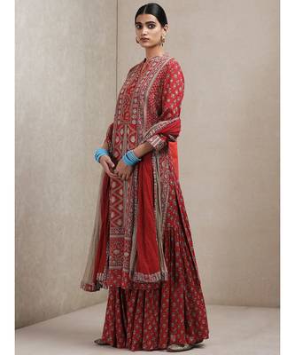 Red Embroidered Kurta With Pant And Dupatta 3