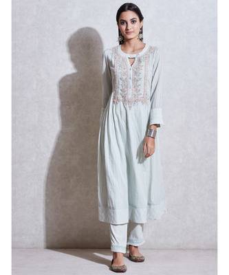 Band Collar 3/4 Sleeve Long Solid Kurta With Embroidered Yoke And Palazzo 2