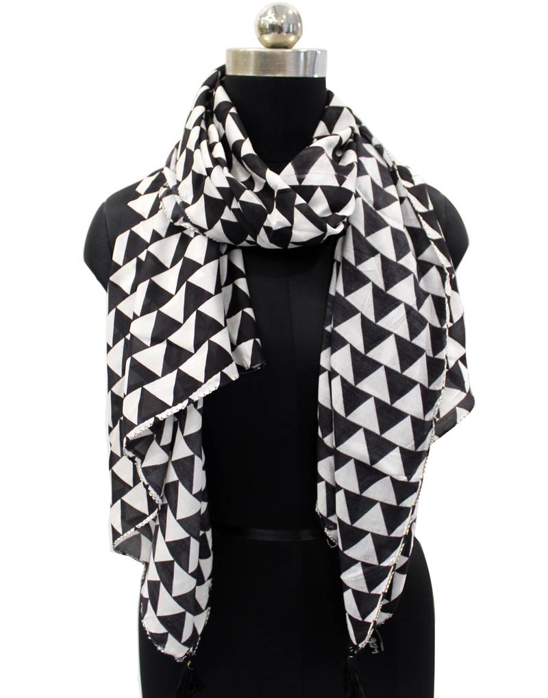 Appealing Muslin Fabric Black And White Printed women scarf/Stoles