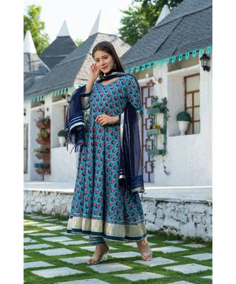 Blue Motif Print Kurta Dupatta Set 4