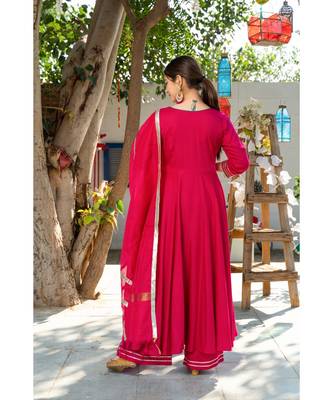 Magenta Kurta Set with Doria Dupatta 3