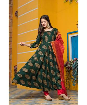 Leaf Green Gold Kurta Dupatta Set 4