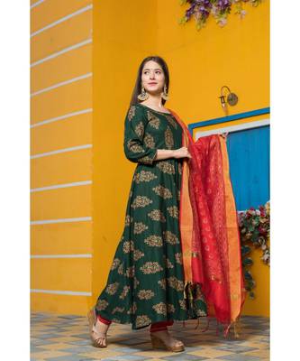 Leaf Green Gold Kurta Dupatta Set 6