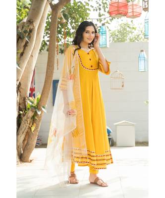 Dandelion Yellow Kurta Set with Floral Hand Paint Organza Dupatta 2