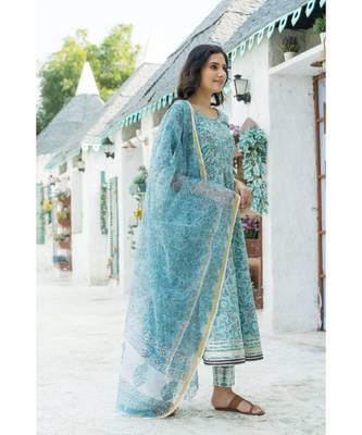 Azure Blue Hand Block Print Kurta Set with Doria Dupatta 3