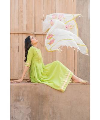 Crisp Green Kurta Set with Hand Paint Dupatta 7