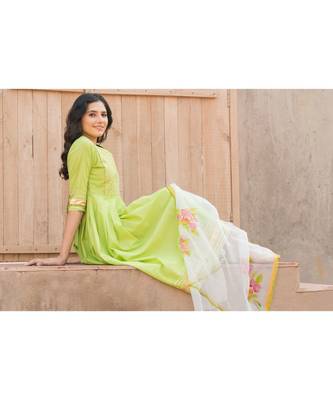 Crisp Green Kurta Set with Hand Paint Dupatta 8