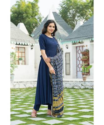 Midnight Blue Kurta Set with Bandej Dupatta 3