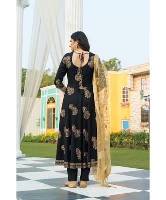 Black Hand Block Gold Print Kurta Dupatta Set 5