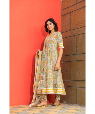Pastel Green Floral Hand Block Print Kurta Dupatta Set 4