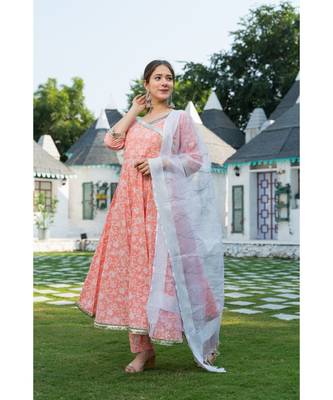 The Elegant Peach Print Kurta set with Dupatta is a pleasant combination to enhance your closet 3
