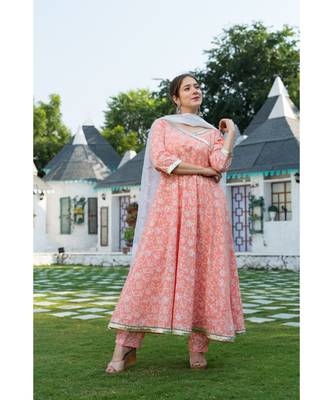 The Elegant Peach Print Kurta set with Dupatta is a pleasant combination to enhance your closet 7