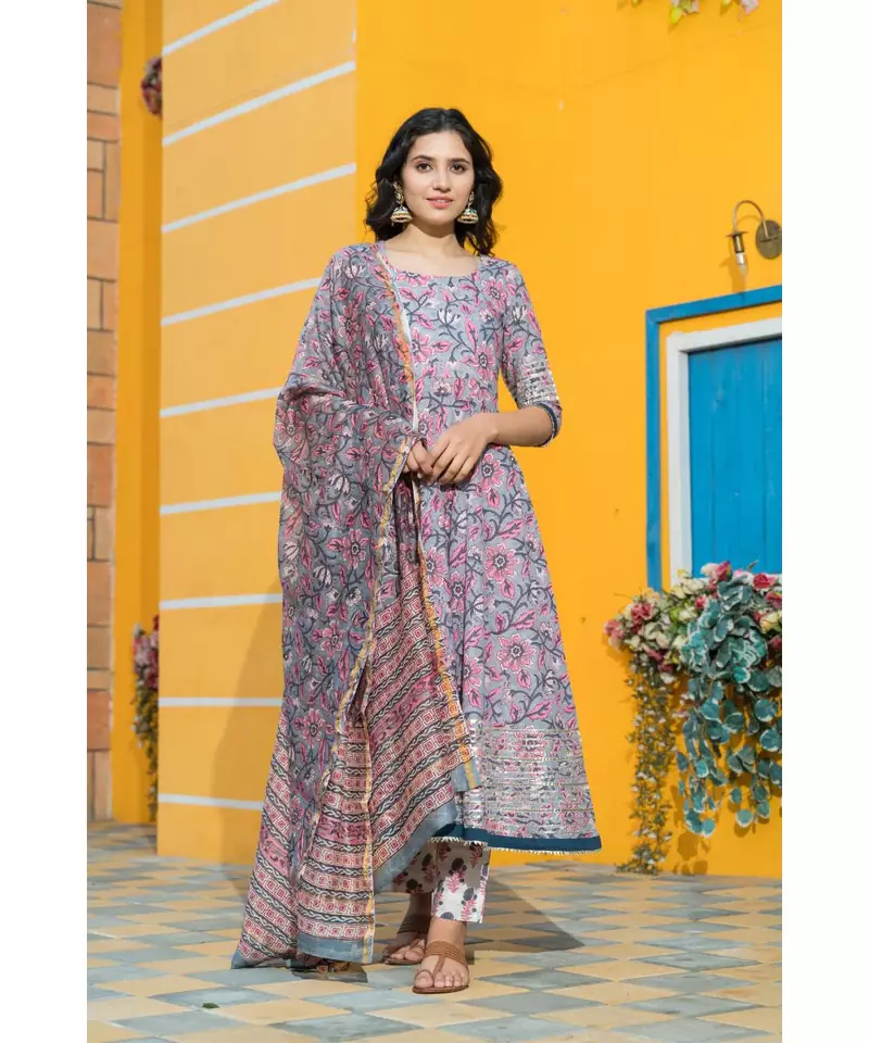The floating cloudy grey floral hand block print kurta set with traditional chanderi dupatta.