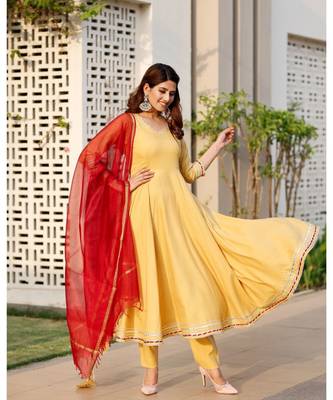 Beige gota flared kurta dupatta set 4