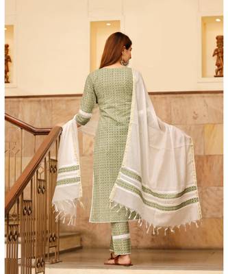 Summer green motif print cotton kurta set with doria dupatta 2