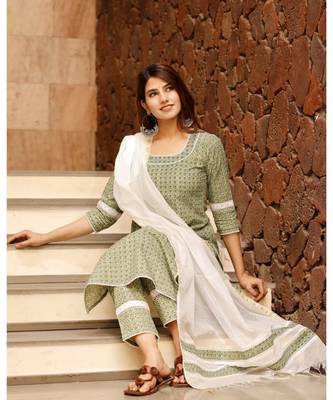 Summer green motif print cotton kurta set with doria dupatta 6