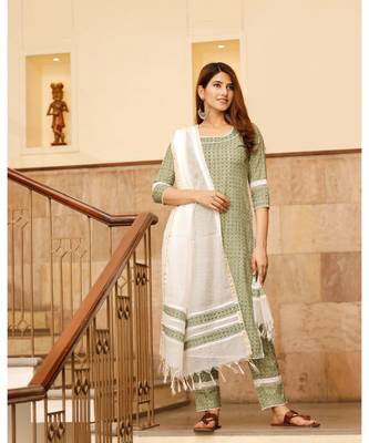 Summer green motif print cotton kurta set with doria dupatta 7
