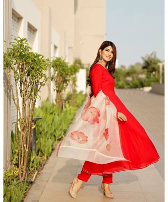Scarlett Red Flared Kurta set with hand pant floral Organza dupatta 5