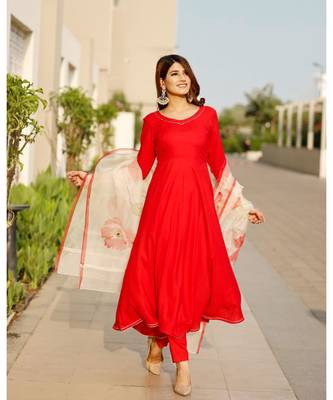 Scarlett Red Flared Kurta set with hand pant floral Organza dupatta 7