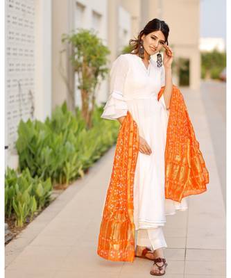 Bright white flared kurta set with bandej dupatta 4