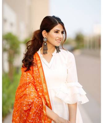 Bright white flared kurta set with bandej dupatta 7