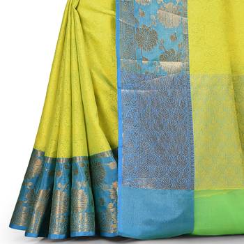 Green woven art silk saree with blouse 3